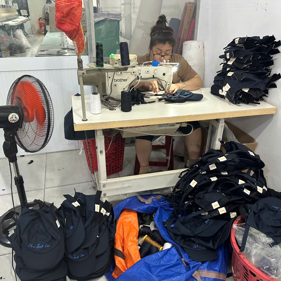 NÓN MŨ PHƯƠNG CHÂU<br>CÔNG TY TNHH SẢN XUẤT PHƯƠNG CHÂU